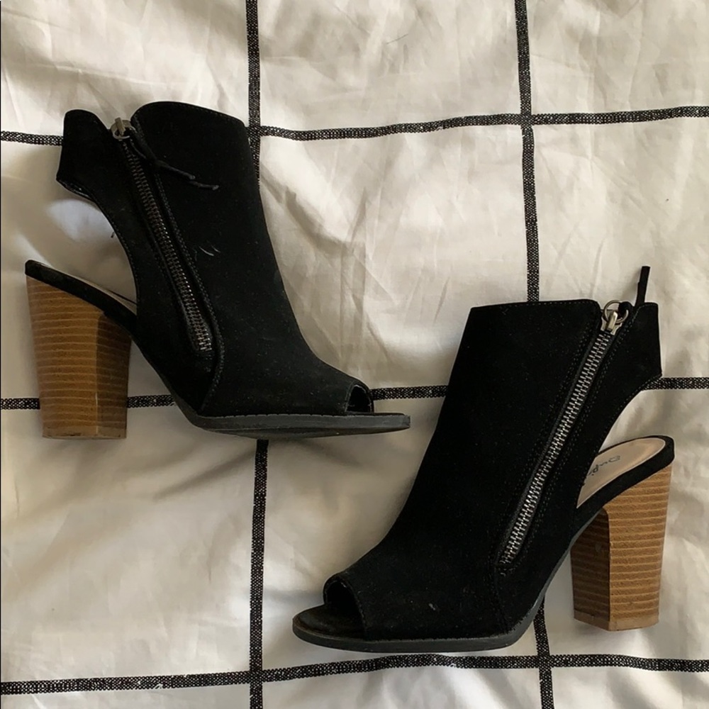 Black toeless booties